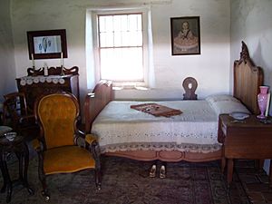 Casa de Estudillo - bedroom