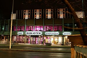 Karlstad stadsbibliotek by night