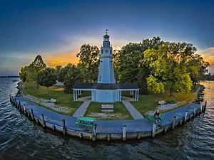 Neenah Lighthouse.jpg