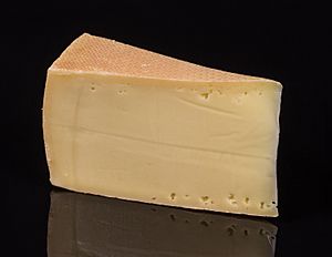 2014-12-08 Bergkäse Milfina 5710.jpg