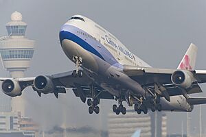 B-18201 B747-400 China Airlines (6340376056)