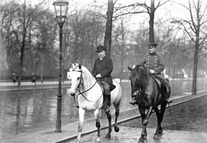 Bundesarchiv Bild 146-1979-003-00A, Bernhard von Bülow