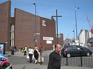 Carrs Lane Church (geograph 2349552).jpg