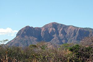 Cerro Eramon, visto desde el rio Copinolapa,Cabañas, El Salvador - panoramio