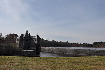 FraminghamMA ReservoirNumberOneGatehouse.jpg