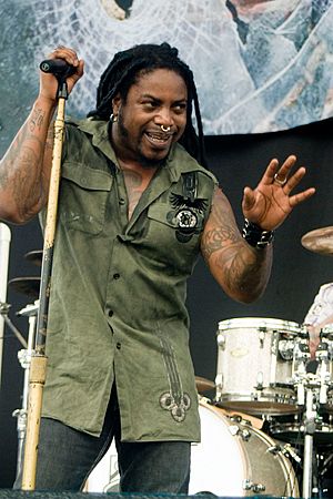 Sevendust-Lajon Witherspoon 2010-05-23 photoby-Adam-Bielawski.jpg