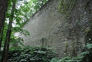 南京明城墙之玄武门段(Near XuanWu Gate, NanJing Ming Great Wall) - panoramio