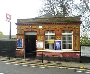 Brondesbury Park Station.jpg