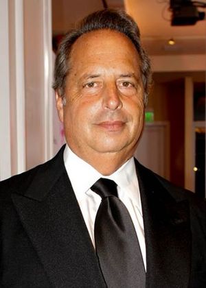 Jon Lovitz Mercedes-Benz Carousel of Hope Gala 2014 (cropped).jpg