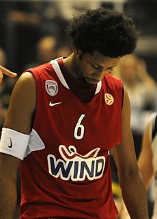 Josh Childress 2009 (cropped)