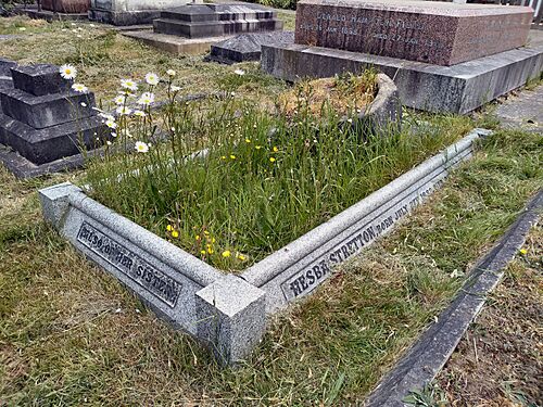 St Andrew's Church, Ham, Sarah Smith (Hesba Stretton) grave (1)