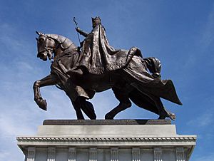 Apotheosis-of-saint-louis-side-view