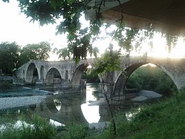 View of the Bridge of Arta over the Arachthos river