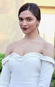 Deepika Padukone promoting Bajirao Mastani (cropped)