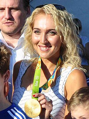 Elena Vesnina in 2016.jpg