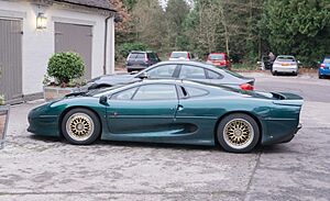 Jaguar XJ220 1997 - side