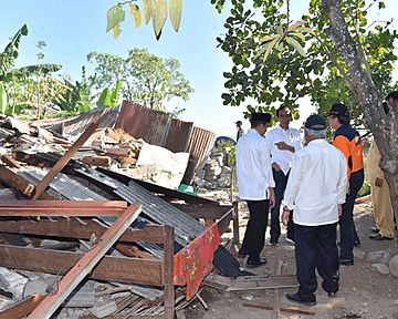 Joko Widodo Lombok Earthquake damage.jpg