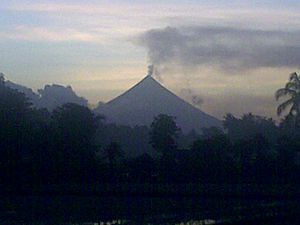 MayonVolcanoIn2009