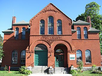 Memorial Hall, Palmer MA.jpg