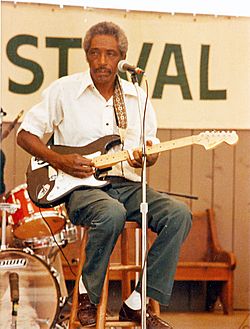 RL Burnside 1982.jpg