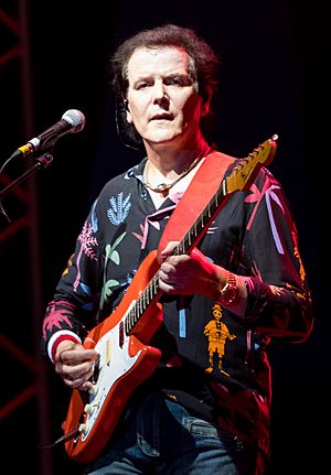 Trevor Rabin 2018 (cropped).jpg