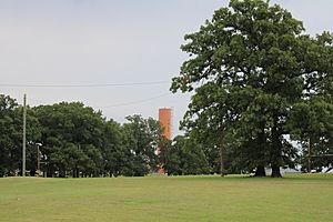 Yale, Oklahoma Water Tower.jpg