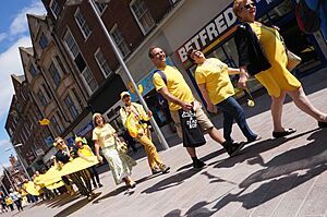 Yellow Day Hull human centipede