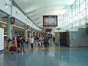 Auckland Airport In Main Hall