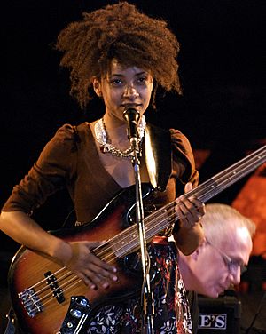 Esperanza Spalding, 2009.jpg