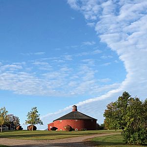 Shelburne Museum Round Barn 2019.jpg