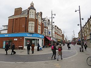 Walthamstow High Street (geograph 6413556)