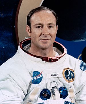 Edgar Mitchell cropped.jpg