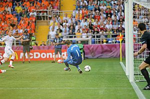 Michael Krohn-Dehli - Maarten Stekelenburg 20120609