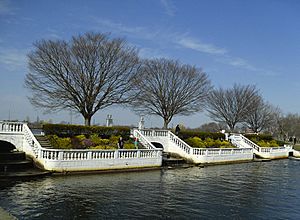 Argyle Lake Babylon Village