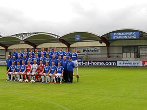 FC-Blau-Weiss-Linz-mannschaft-team-2011-12