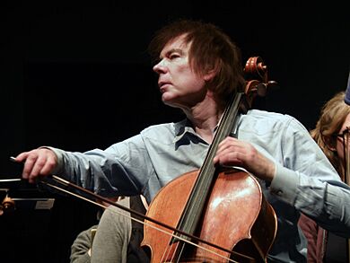 Julian Lloyd Webber 2013.jpg