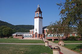 Quinnipiac University Arnold Bernhard Library