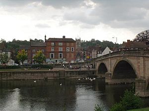 Bewdley-bridge-town