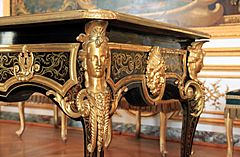 Bureau boulle chateau de chantilly