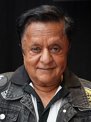 Deep Roy (53725207113).jpg