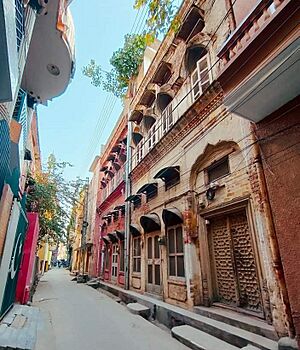 Inside raja bazaar Rawalpindi 1