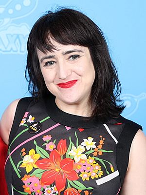 Mara Wilson Photo Op GalaxyCon Raleigh 2023.jpg