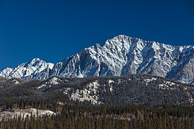 Mount Ishbel blue sky