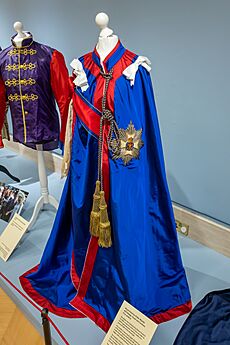 Royal Victorian Order mantle and star
