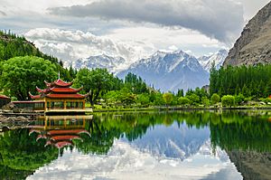 Shangrila, Lower Kachura Lake.jpg