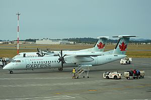 AirCanadaExpressQ400'sYYJAugust2018