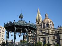 Catedral y kiosco