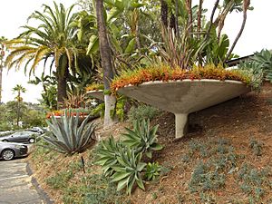 Dodger Stadium landscaping 2015-10-04