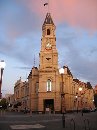 FremantleTownHall1 gobeirne.jpg