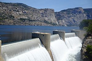 Hetch Hetchy Dam DSCF3252 (27947502552)